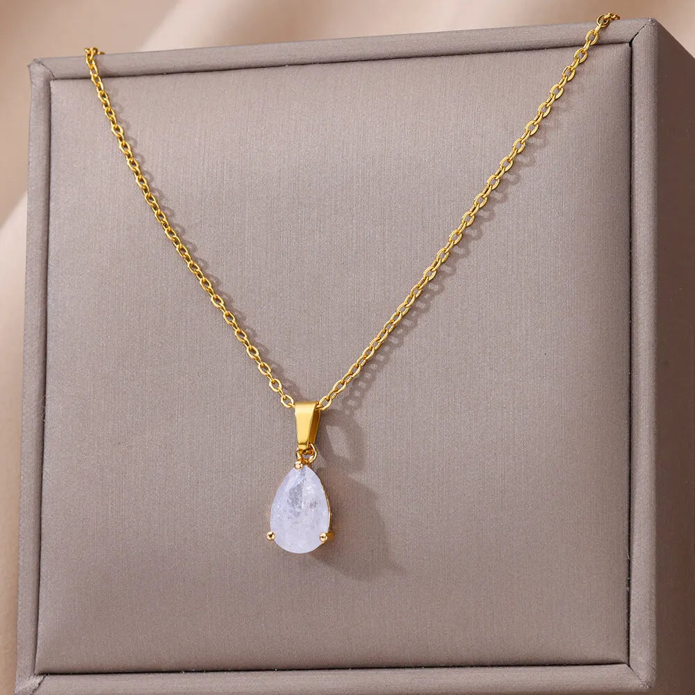 Tear Pendant Necklace in Gold